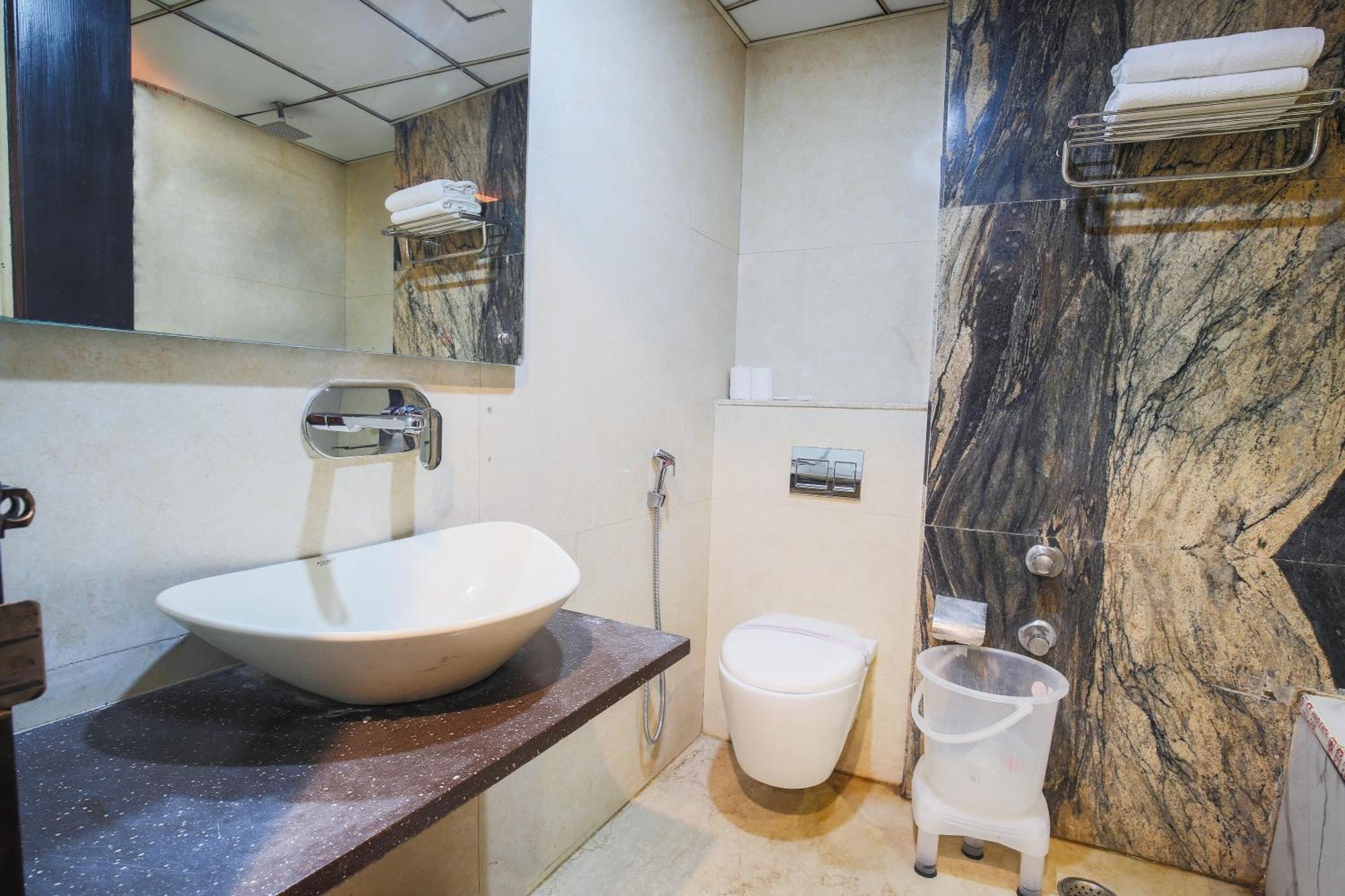 Hotel Uppal International, Near New Delhi Railway Station Экстерьер фото